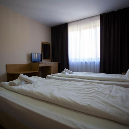 Family Prim Hotel ساندانسكي المظهر الخارجي الصورة