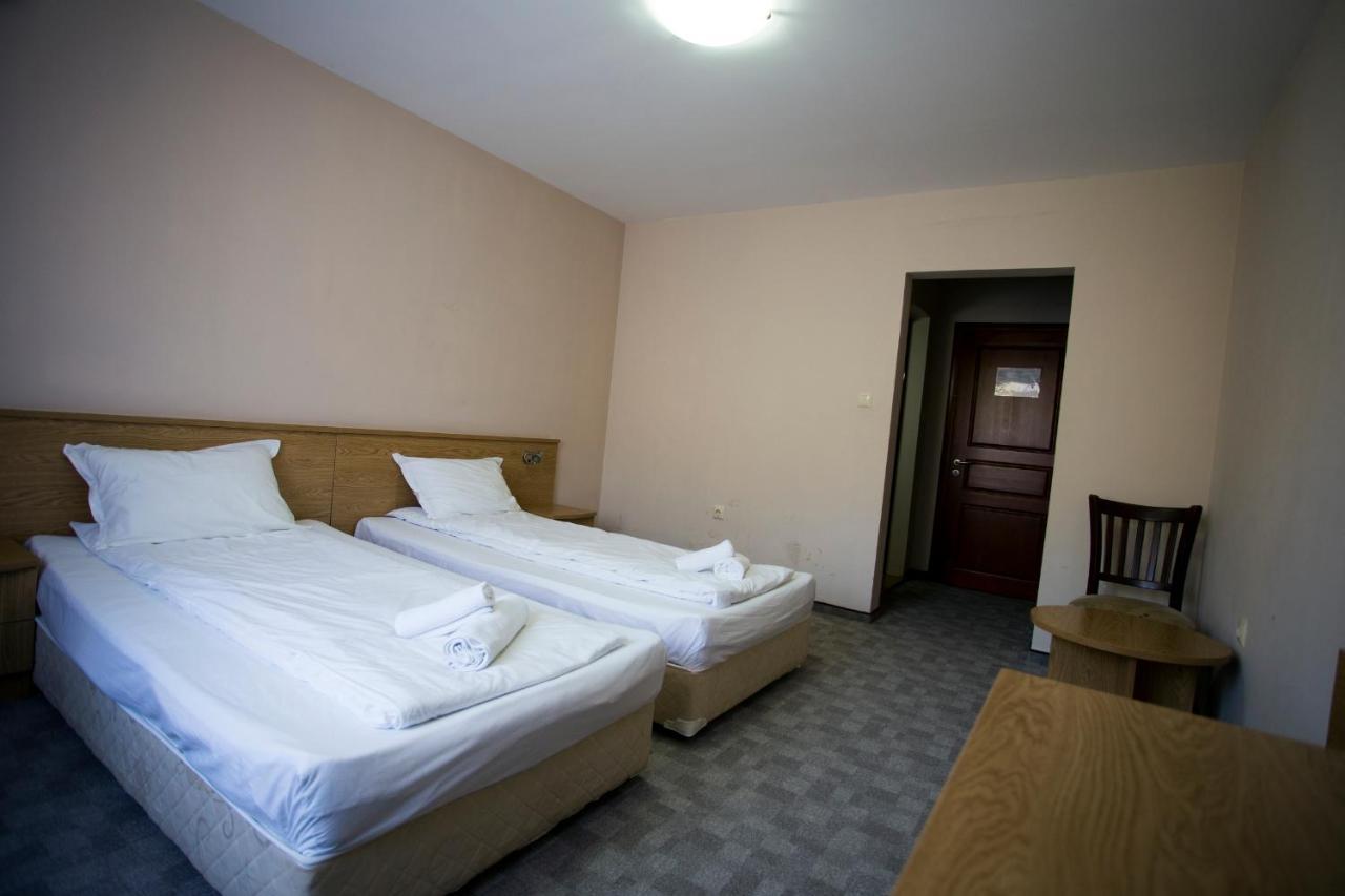 Family Prim Hotel ساندانسكي المظهر الخارجي الصورة