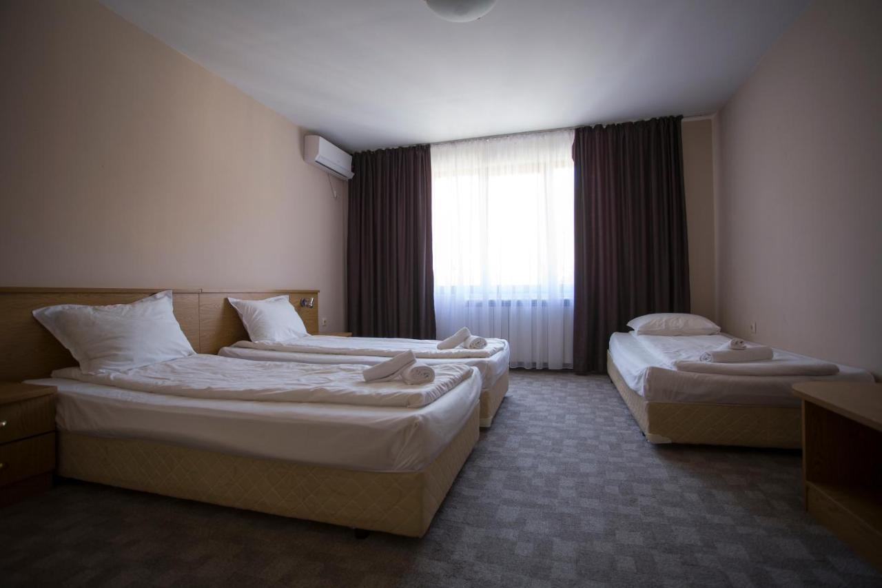 Family Prim Hotel ساندانسكي المظهر الخارجي الصورة