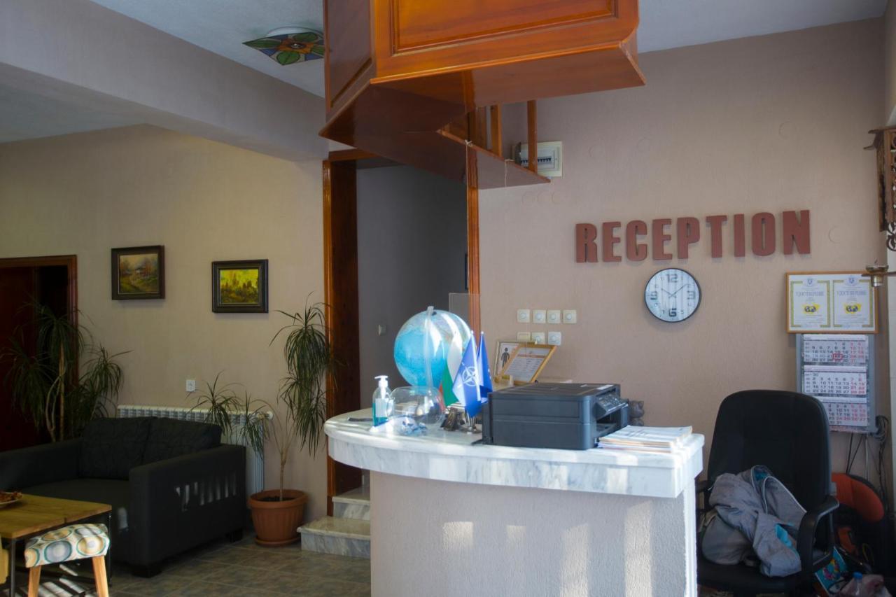 Family Prim Hotel ساندانسكي المظهر الخارجي الصورة