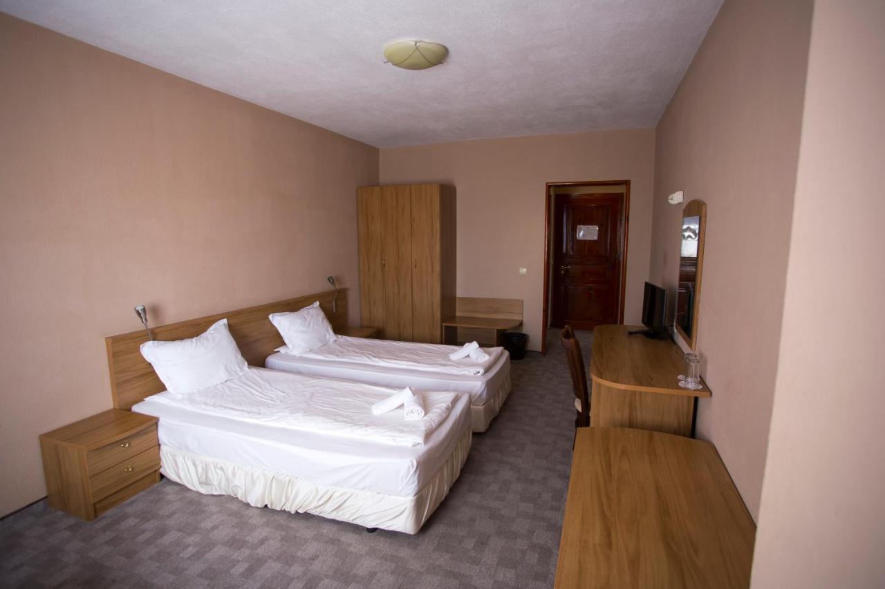Family Prim Hotel ساندانسكي المظهر الخارجي الصورة