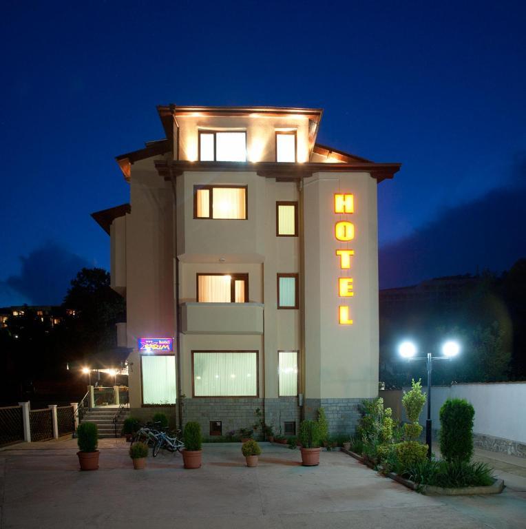 Family Prim Hotel ساندانسكي المظهر الخارجي الصورة